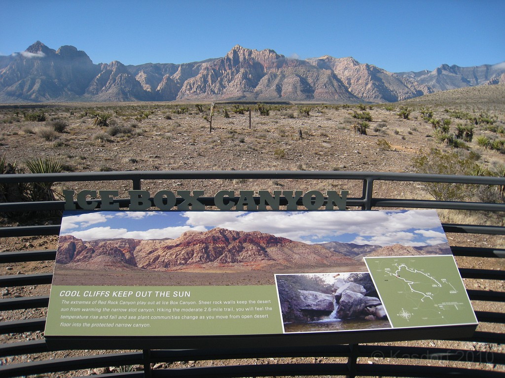 Las Vegas 2010 - Red Rock 0171.JPG - The 2010 Las Vegas Fire - Ice and Sweat Tour. Half Marathon, Red Rock Canyon, Casinos, Valley of Fire.... and buffets!